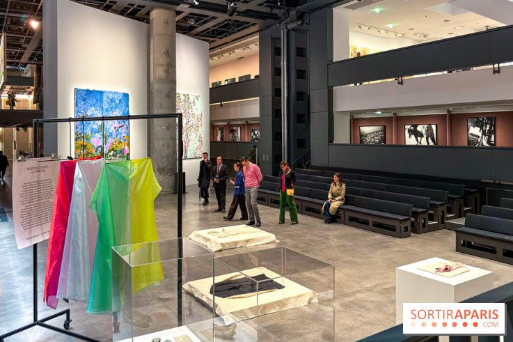 Le Musée Vivant de la Mode d'Olivier Saillard : exposition-performance à la Fondation Cartier