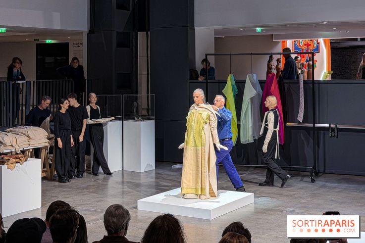 Le Musée Vivant de la Mode d'Olivier Saillard : exposition-performance à la Fondation Cartier - IMG 6250
