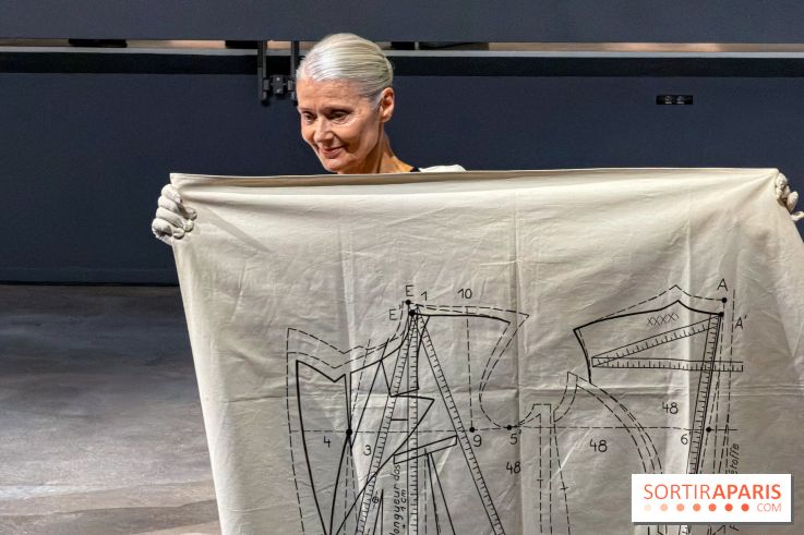 Le Musée Vivant de la Mode d'Olivier Saillard : exposition-performance à la Fondation Cartier - IMG 6279