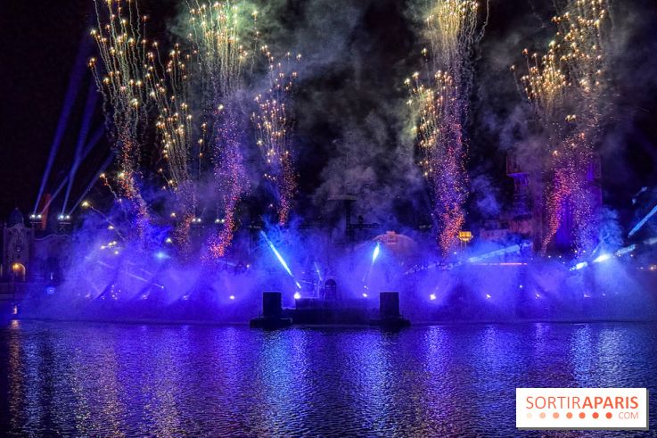 Disneyland Paris : Disney Cascade of Lights, le spectacle nocturne sur Adventure Bay - IMG 4896