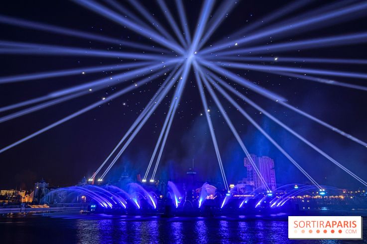 Disneyland Paris : Disney Cascade of Lights, le spectacle nocturne sur Adventure Bay - IMG 4897