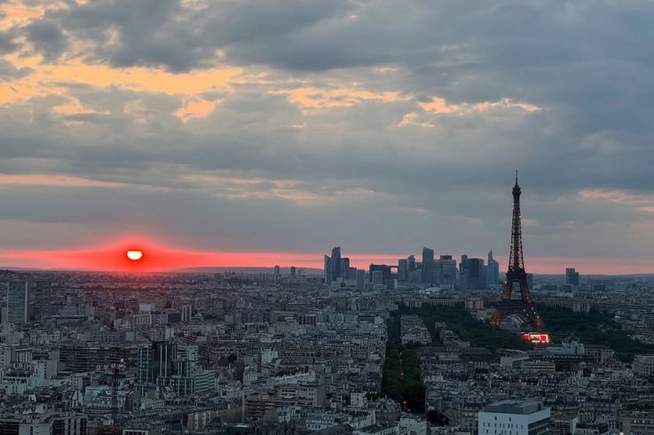 Skybar Paris : le rooftop le plus haut de la capitale lance la saison des terrasses… à 115m d’altitude !