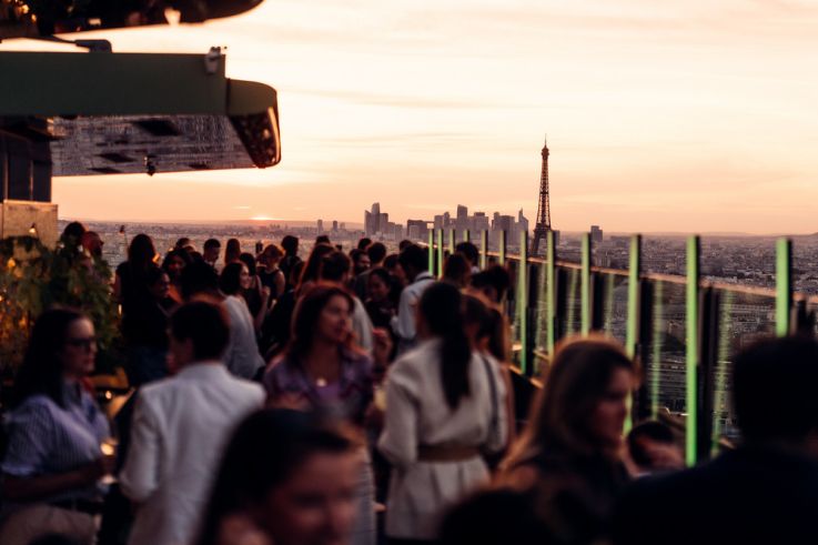 Skybar Paris : le rooftop le plus haut de la capitale lance la saison des terrasses… à 115m d’altitude !