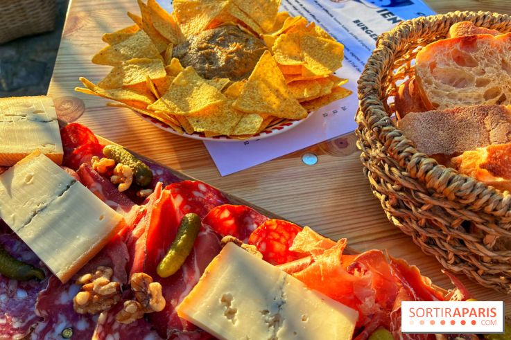 Une péniche-guinguette dédiée à l'apéro sur les quais de Seine  - IMG 4881
