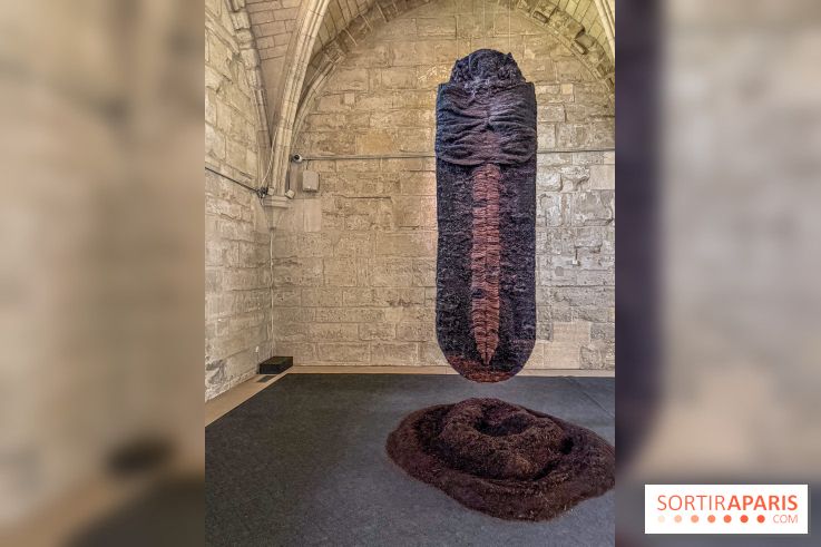 Inkarna : l’exposition de Yosra Mojtahedi à l’Abbaye de Maubuisson