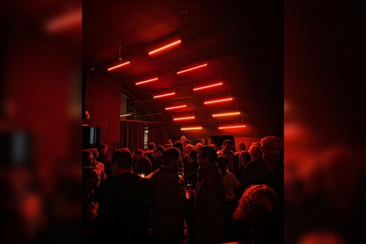 Rage.exe : une expérience sportive avec entrainement collectif intense, DJ set et art visuel