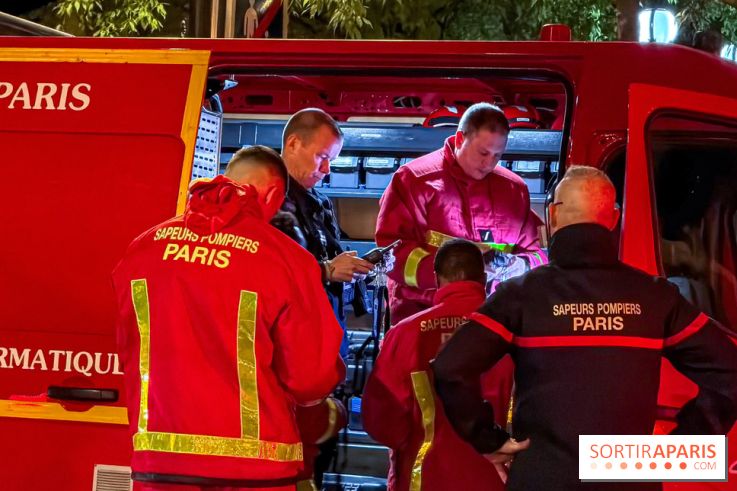 Simulation géante des pompiers de Paris sur les quais parisiens