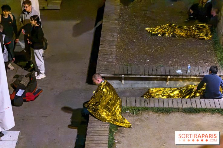 Simulation géante des pompiers de Paris sur les quais parisiens