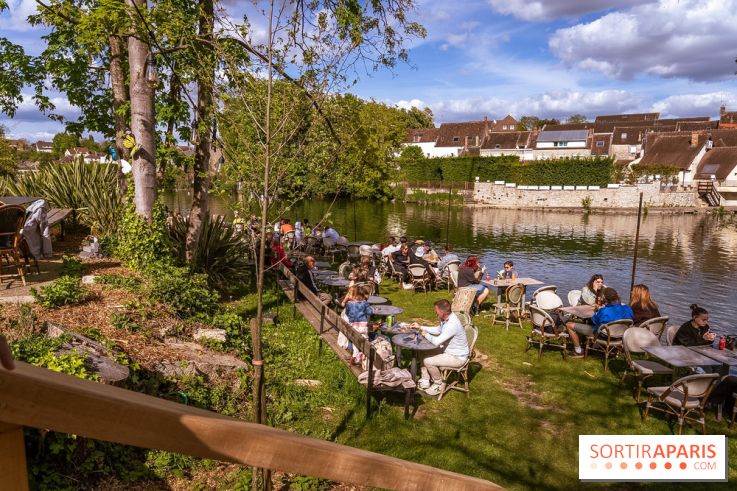 La terrasse du Moulin de Nemours, la guinguette estivale en bord de Loing 77 - A7C04889