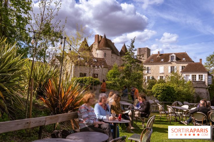 La terrasse du Moulin de Nemours, la guinguette estivale en bord de Loing 77