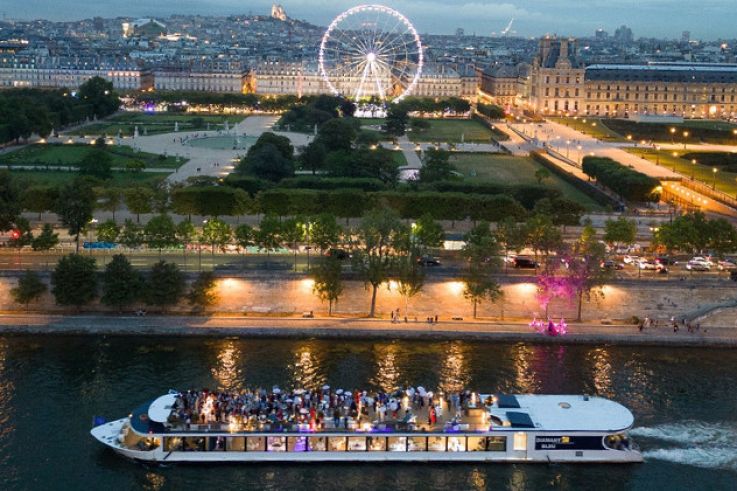 Une croisière gourmande et romantique sur la Seine à bord du Diamant Bleu