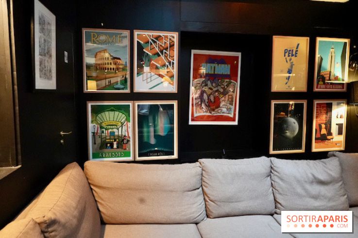 Sparkling VR - espace lounge et mur d’affiches