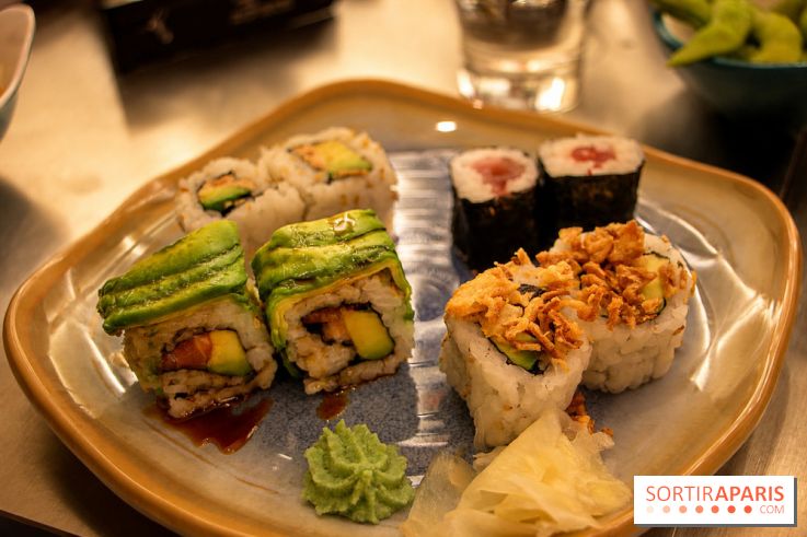 Sushi Mina : assiette de makis et spécialités japonaises