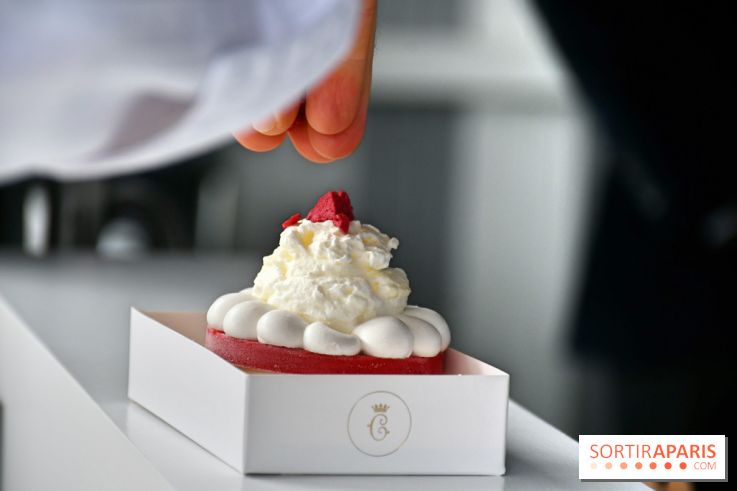Les pâtisseries givrées de l'Hôtel de Crillon par Matthieu Carlin pour cet été sur la place de la Concorde