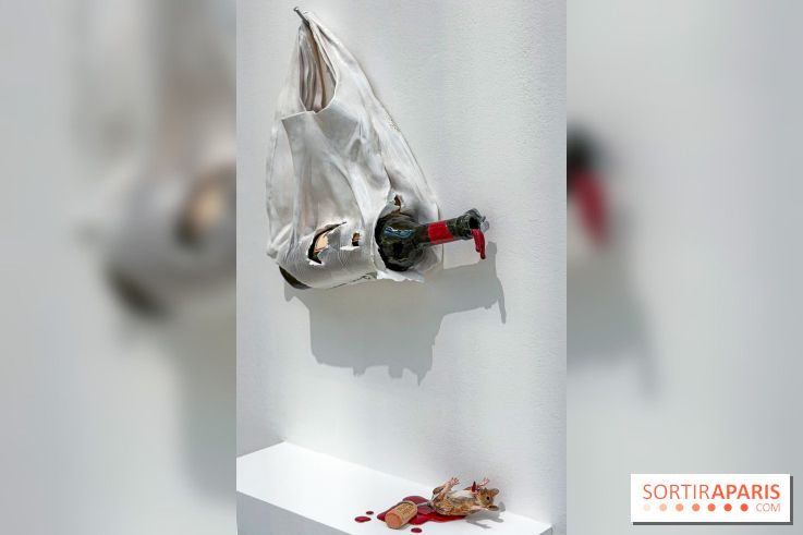 Serena Carone : une exposition dans un monde de faïence et de faux-semblants à la galerie Perrotin