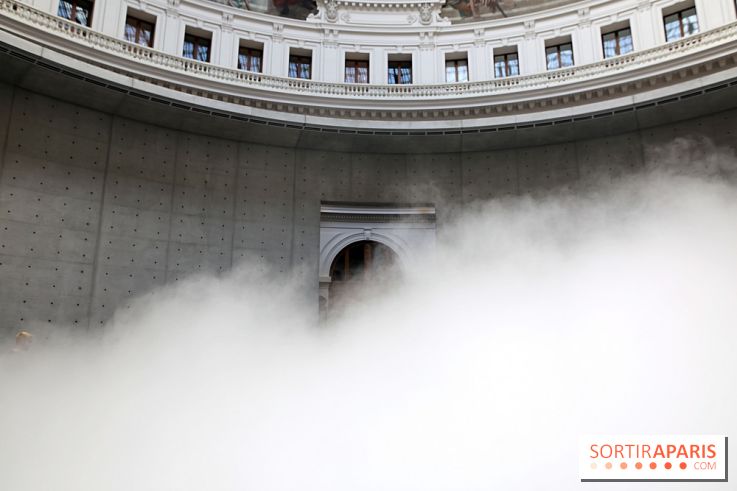 Fujiko Nakaya : nos photos de sa sculpture de brouillard à voir à la Bourse de Commerce