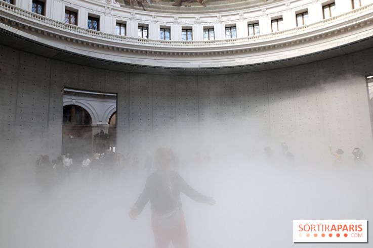 Fujiko Nakaya : nos photos de sa sculpture de brouillard à voir à la Bourse de Commerce