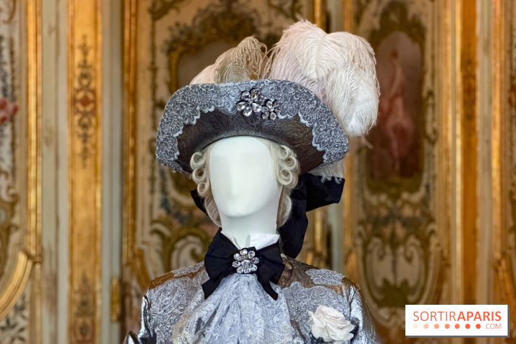 Une exposition de costumes conçus par Christian Lacroix au château de Fontainebleau