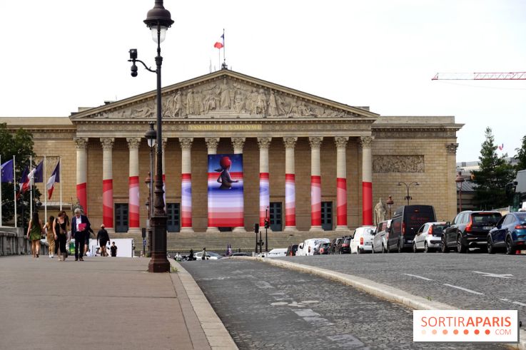 Seth habille la colonnade de l’Assemblée nationale - nos photos