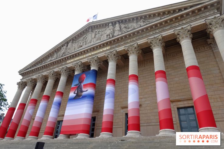 Seth habille la colonnade de l’Assemblée nationale - nos photos