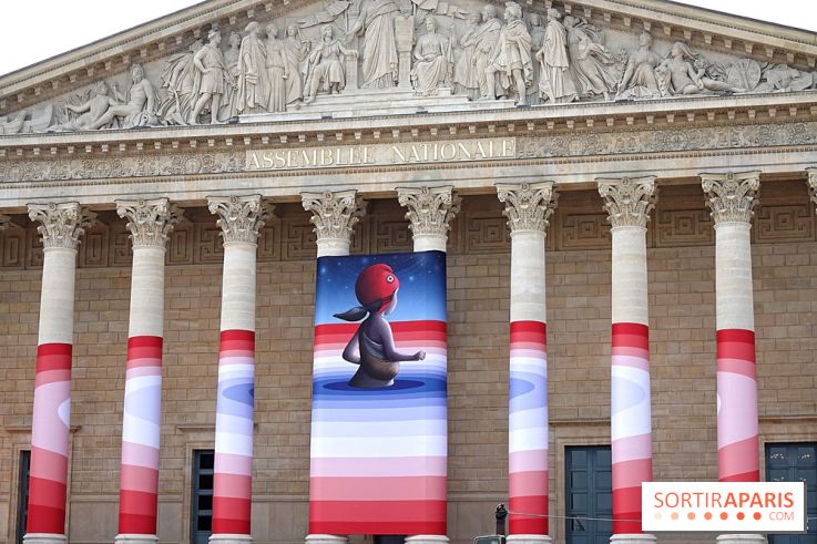 Seth habille la colonnade de l’Assemblée nationale - nos photos