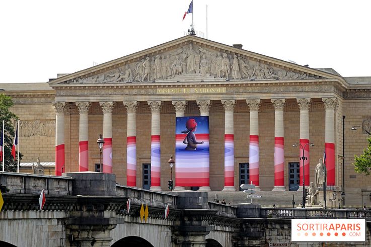 Seth habille la colonnade de l’Assemblée nationale - nos photos