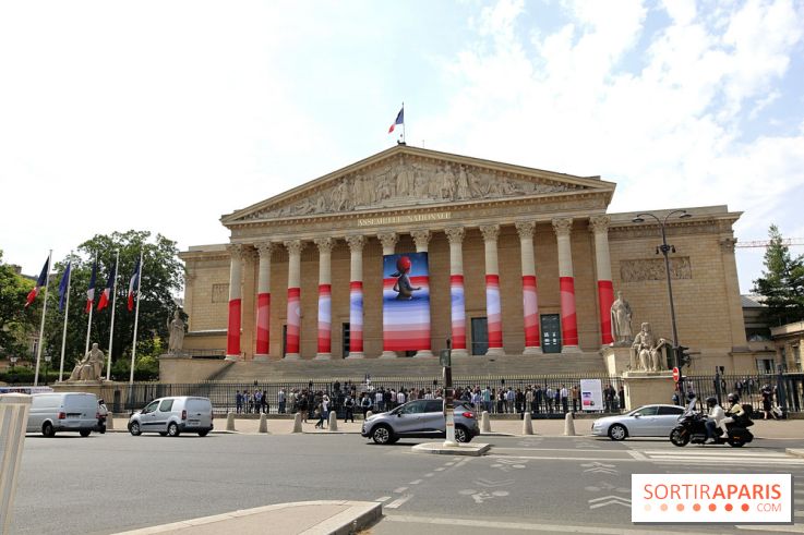Seth habille la colonnade de l’Assemblée nationale - nos photos