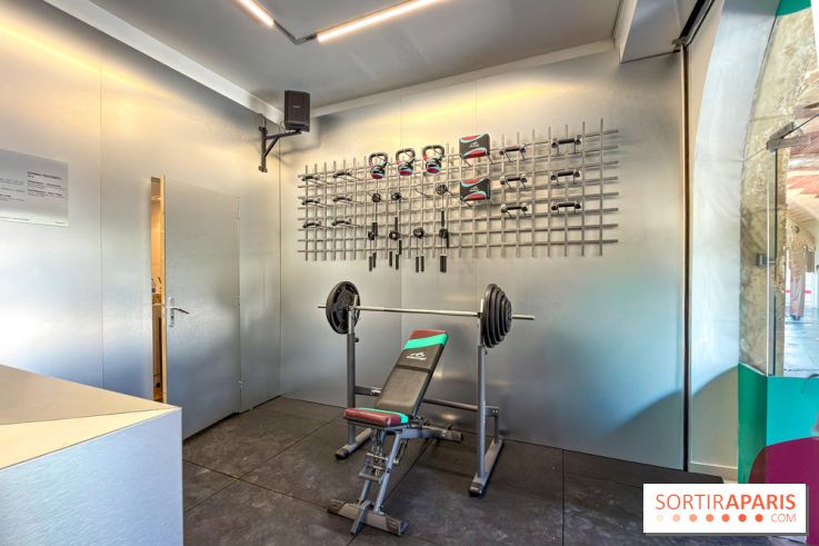 Pop-up Techwear Balenciaga, boissons wellness place des Vosges