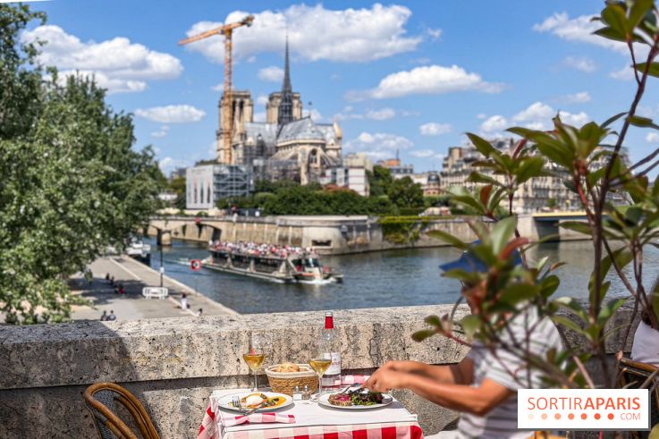 La Rôtisserie d'Argent rouvre sa charmante terrasse sur les quais parisiens pour le printemps-été 2026 - Facetune 21 07 2026 00 58 09