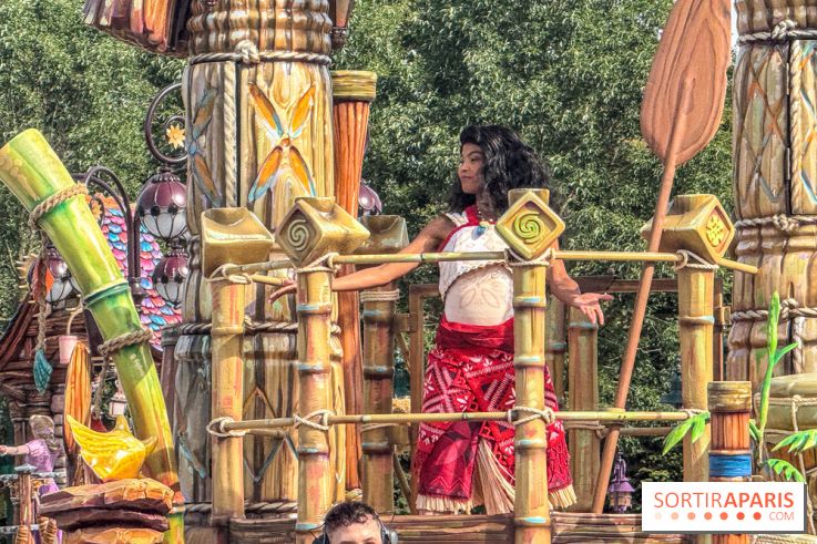 Disneyland Paris : la Cavalcade des Princesses Disney à Disney Adventure World