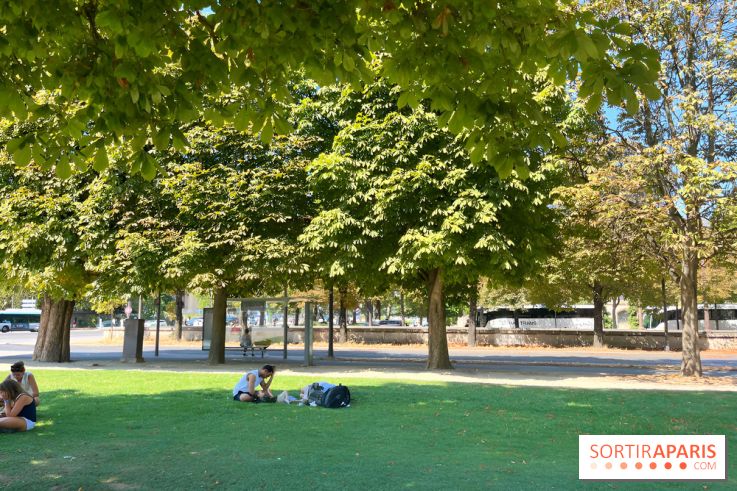 La promenade du Cours de la Reine, une ancienne promenade royale le long des quais de Seine