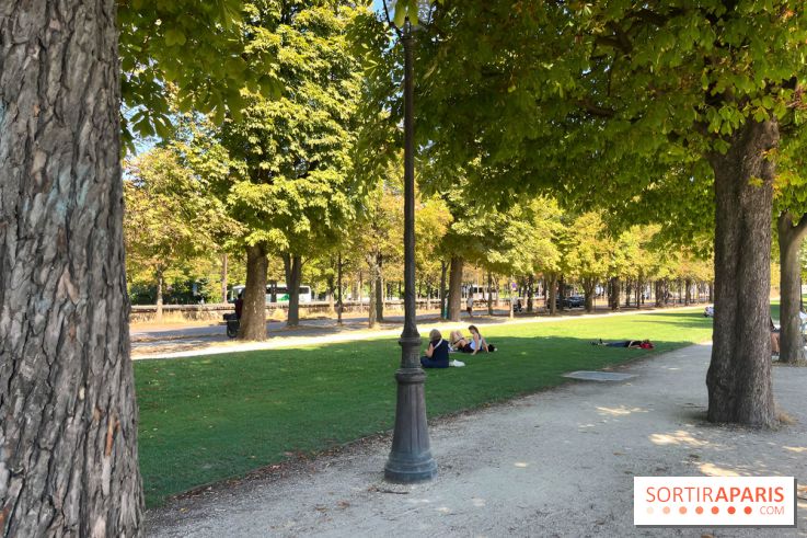 La promenade du Cours de la Reine, une ancienne promenade royale le long des quais de Seine