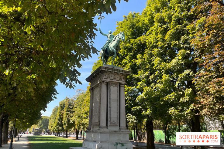 La promenade du Cours de la Reine, une ancienne promenade royale le long des quais de Seine