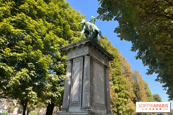 La promenade du Cours de la Reine, une ancienne promenade royale le long des quais de Seine