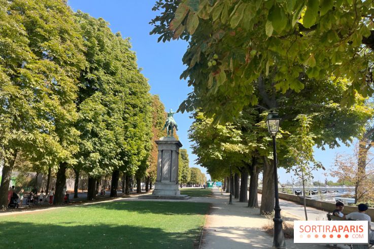 La promenade du Cours de la Reine, une ancienne promenade royale le long des quais de Seine