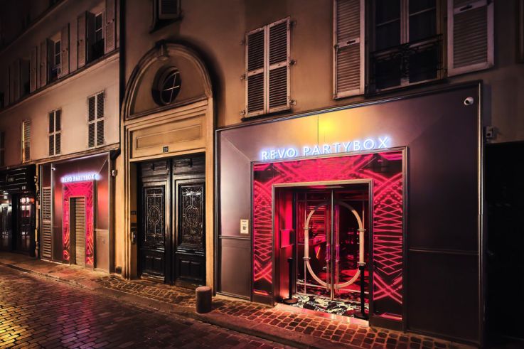 REVO PartyBox à Bastille : karaoké immersif et salons privatifs à Paris - ee528d7d9ea34380981d277799e857bd
