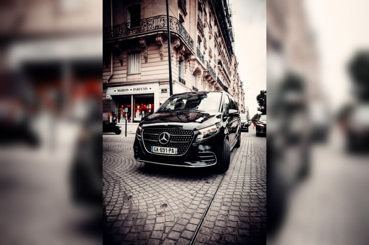 Paris Airport Transfer: Private Chauffeur Service from CDG and Orly