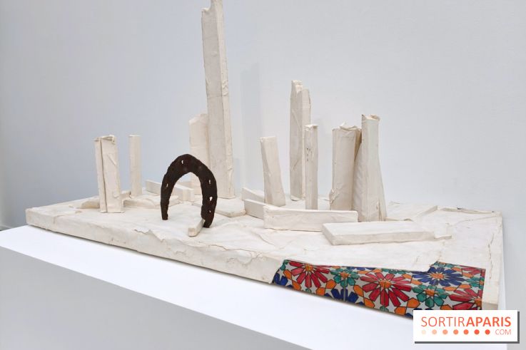 Exposition Simone Fattal au MAM Paris : mythes, exil et villes englouties