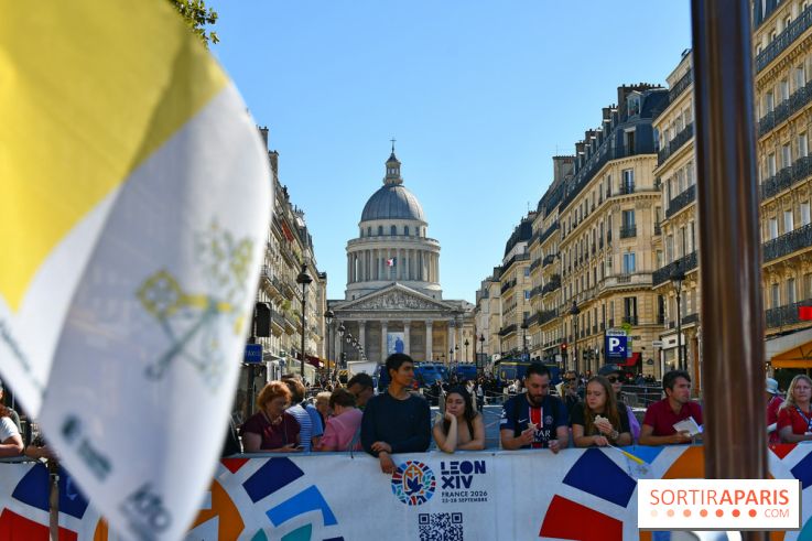 EN Images : le passage du pape Léon XIV en papamobile à Paris