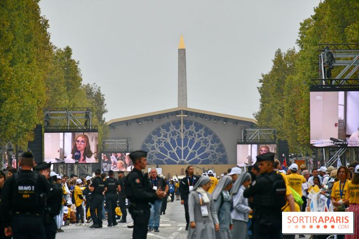 En images : la messe géante sur les Champs-Elysées du Pape Léon XIV