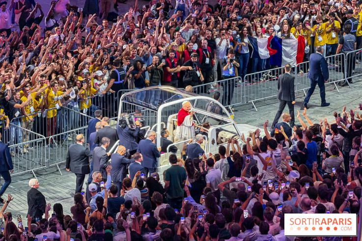 Visite du Pape Léon XIV à Paris : nos photos de la veillée des jeunes au Stade de France