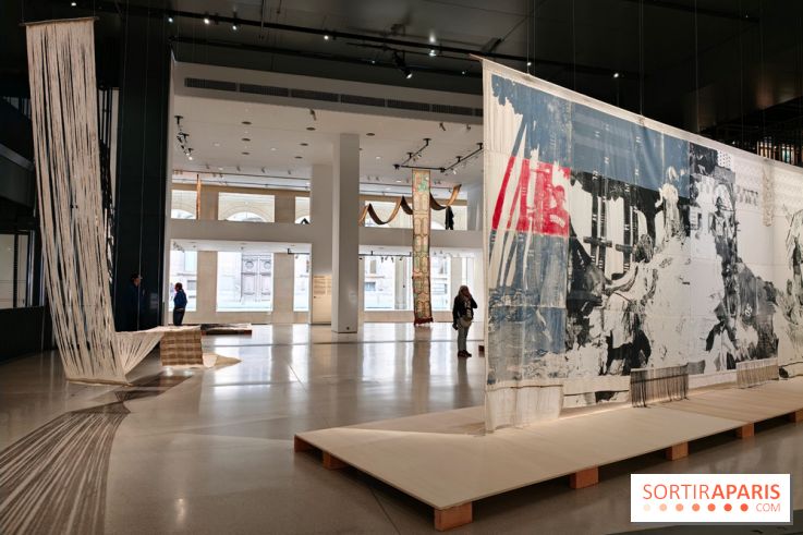 Le Temps des récoltes : Ibrahim Mahama et les artistes ghanéens transforment la Fondation Cartier