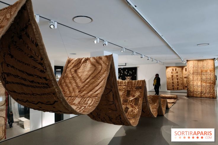 Le Temps des récoltes : Ibrahim Mahama et les artistes ghanéens transforment la Fondation Cartier
