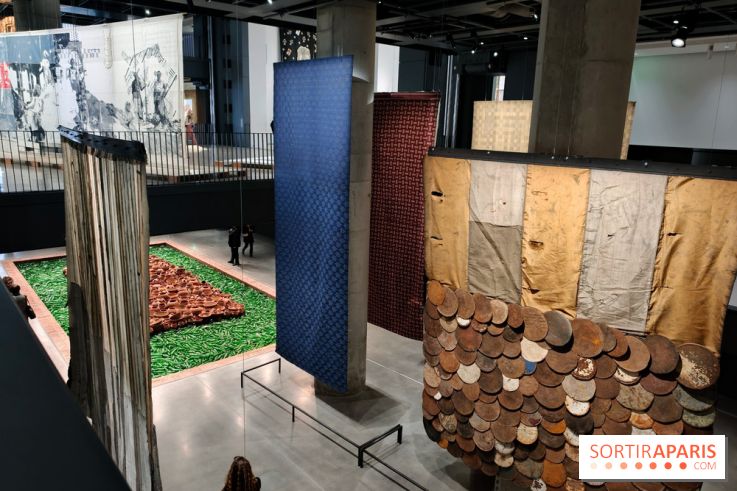 Le Temps des récoltes : Ibrahim Mahama et les artistes ghanéens transforment la Fondation Cartier