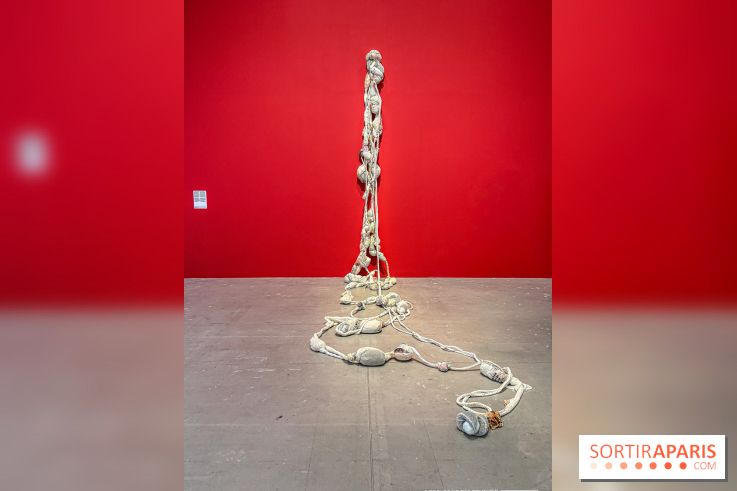 Sonia Gomes — Cœur sauvage : sculptures textiles au Palais de Tokyo