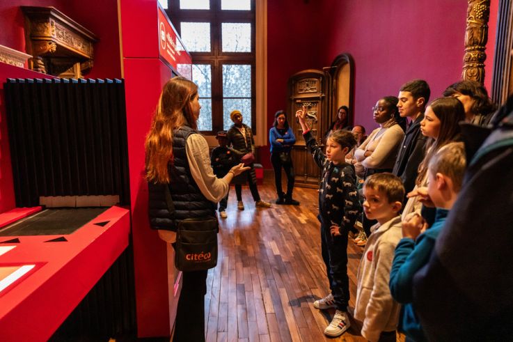 Vacances de la Toussaint à Citéco : jeux, ateliers et Halloween en famille à Paris - Petit salon©Rémi Jaouen9