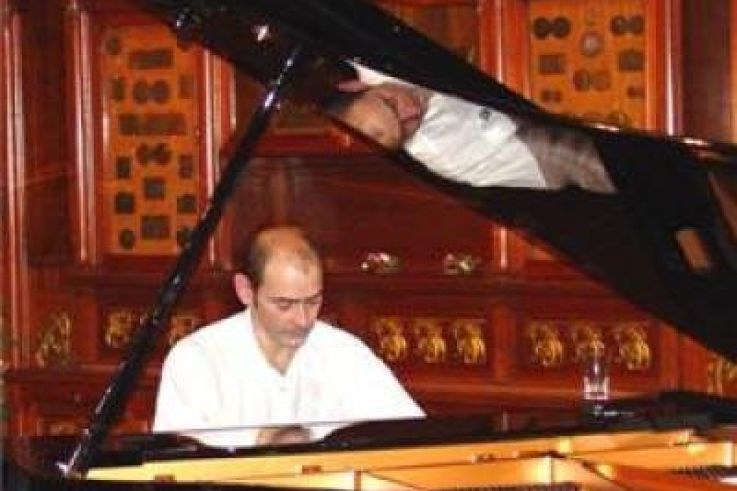 Eric Henry Greard (piano)