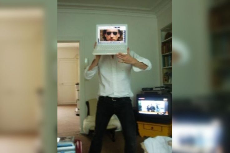 TOTV, Opera Pop deTravis Bürki