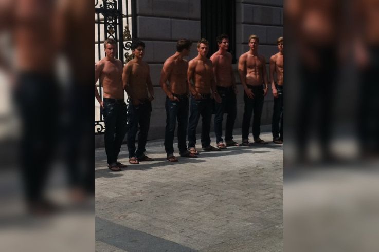 mannequins abercrombie & fitch