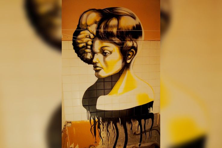 Woman by Senso wall-street-art-graffiti-Tour-Paris-13-Galerie-Itinerrance-Gallery-project